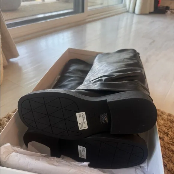 Schutz Black Leather Boots ( brand new in the box never worn)