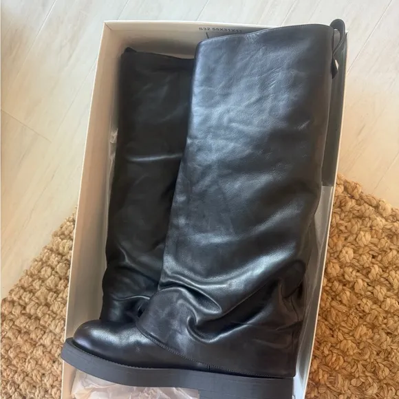 Schutz Black Leather Boots ( brand new in the box never worn)