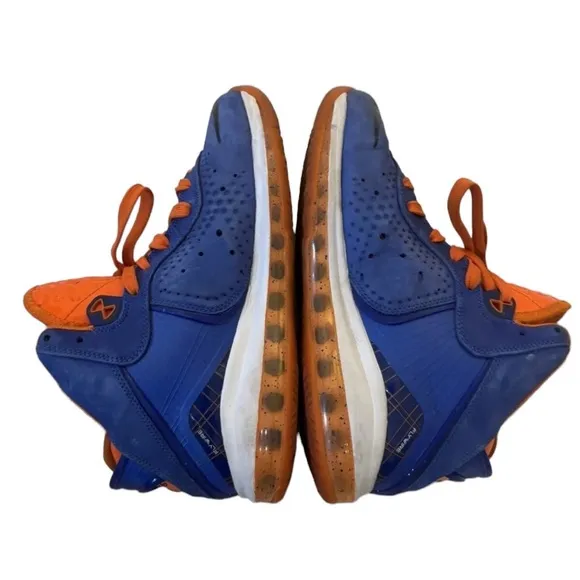 Size 7.5- Nike‎ LeBron 8 HWC