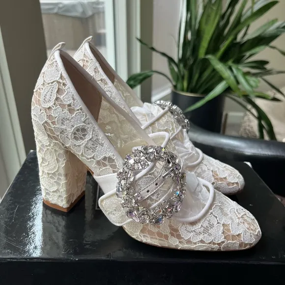 SJP BY SARAH JESSICA PARKER CELINE WHITE LACE RHINESTONE PUMPS 35.5 5.5