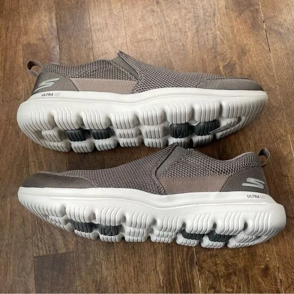 Skechers GoWalk Evolution Ultra Khaki Slip On Shoes, Men's size 11