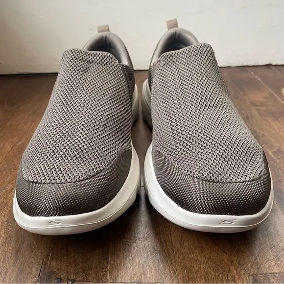 Skechers GoWalk Evolution Ultra Khaki Slip On Shoes, Men's size 11