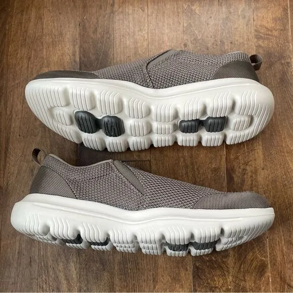 Skechers GoWalk Evolution Ultra Khaki Slip On Shoes, Men's size 11