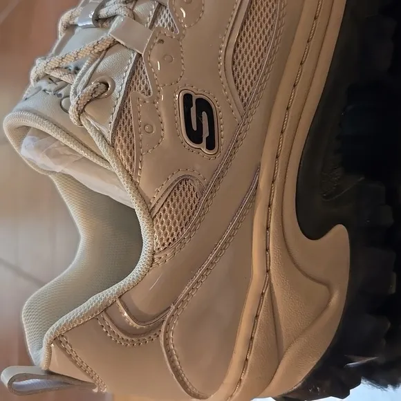 Sketchers Womens DOJA CAT; DOJA'LITE SHINE SHOES-OFF WHITE-Size 10 NIB