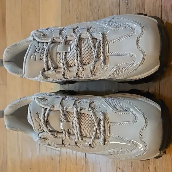 Sketchers Womens DOJA CAT; DOJA'LITE SHINE SHOES-OFF WHITE-Size 10 NIB