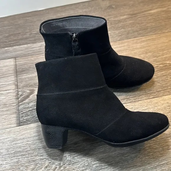 Softwalk suede leather boots woman’s size 7.5 (d175)