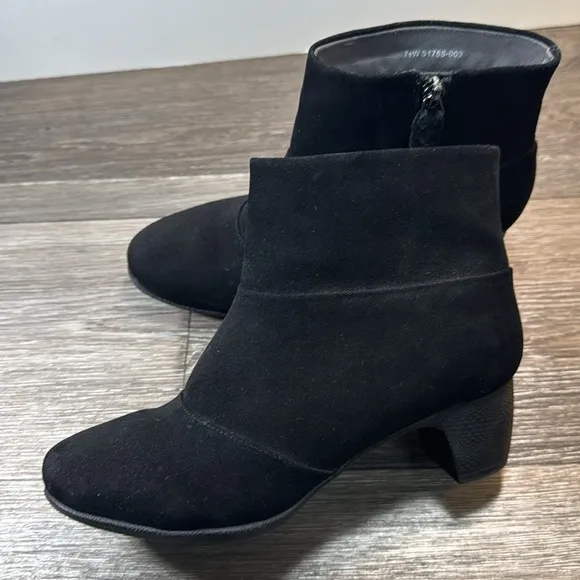 Softwalk suede leather boots woman’s size 7.5 (d175)