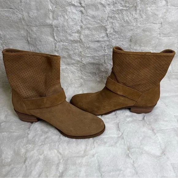 Sole Society Tan Suede Ankle Boots Size 7.5 Perforated Design Buckle Accent NEW