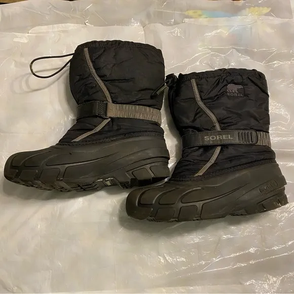 Sorel boots nylon waterproof Black w/gray trim SZ 6