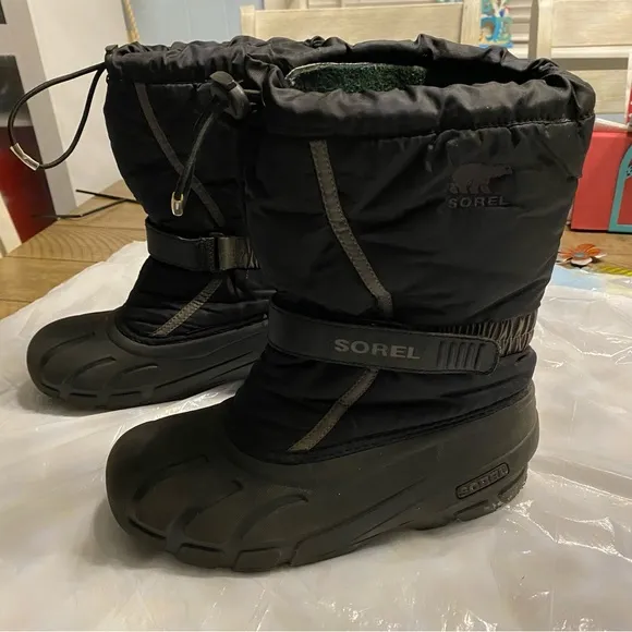 Sorel boots nylon waterproof Black w/gray trim SZ 6