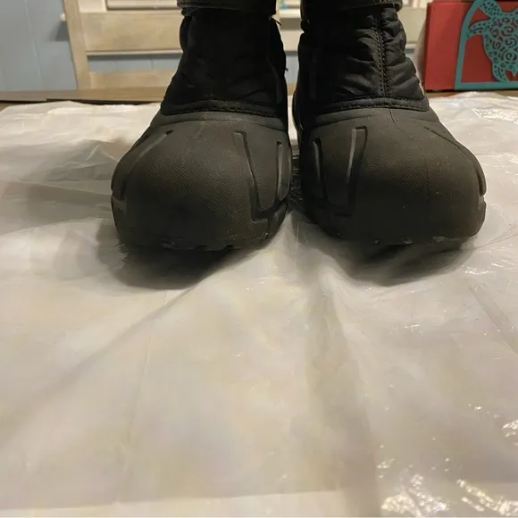 Sorel boots nylon waterproof Black w/gray trim SZ 6