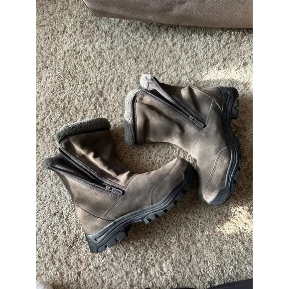 Sorel Boots Woman’s waterproof Size 8 tan/Gray‎