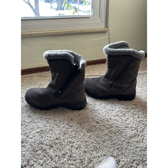 Sorel Boots Woman’s waterproof Size 8 tan/Gray‎