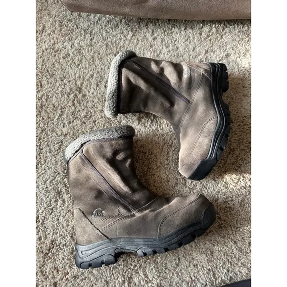 Sorel Boots Woman’s waterproof Size 8 tan/Gray‎