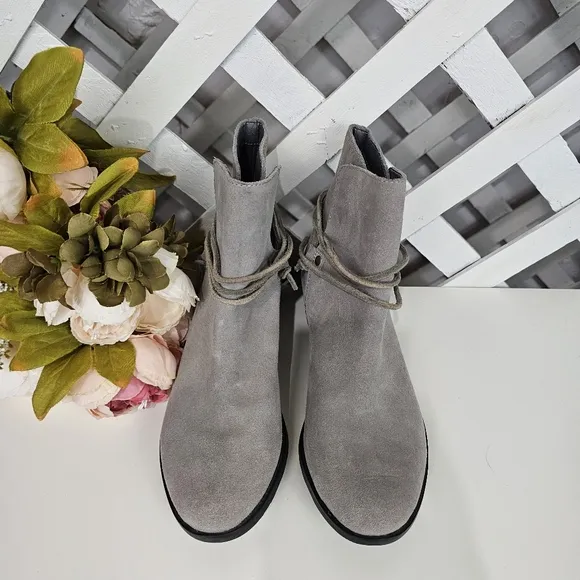 Sorel Farah Grey Suede Booties Size 7