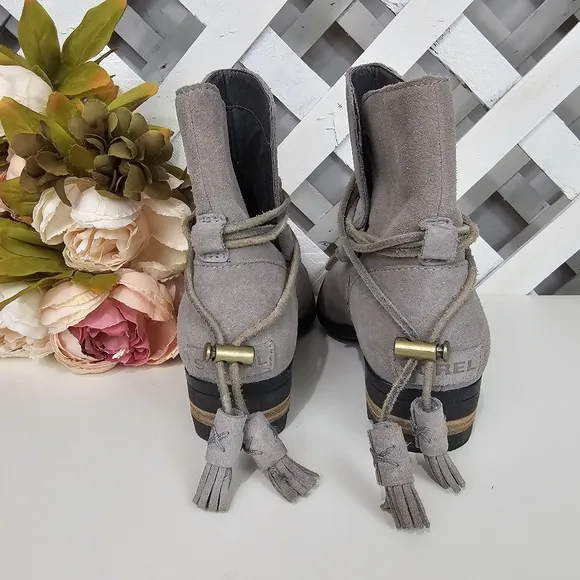 Sorel Farah Grey Suede Booties Size 7