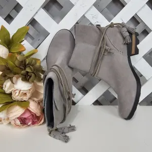 Sorel Farah Grey Suede Booties Size 7