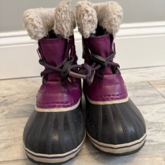 Sorel girls size 12 plum/black Waterproof snow boots