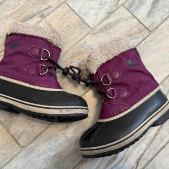 Sorel girls size 12 plum/black Waterproof snow boots