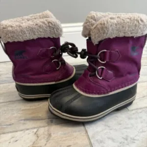 Sorel girls size 12 plum/black Waterproof snow boots