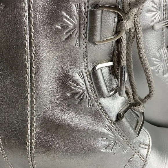 Sorel Joan of Arctic Disney Frozen Silver Metallic Waterproof Boots Kids 3 Elsa