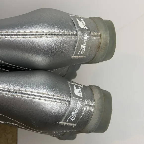 Sorel Joan of Arctic Disney Frozen Silver Metallic Waterproof Boots Kids 3 Elsa