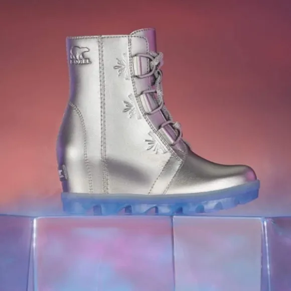 Sorel Joan of Arctic Disney Frozen Silver Metallic Waterproof Boots Kids 3 Elsa