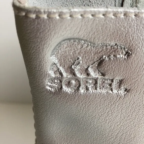 Sorel Joan of Arctic Disney Frozen Silver Metallic Waterproof Boots Kids 3 Elsa
