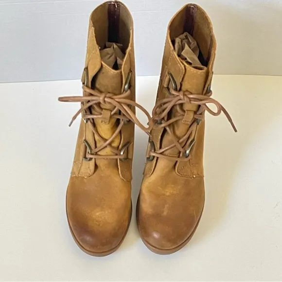 Sorel Joan Of Arctic Wedge Boots Lace Up Leather Camel Neutral Color Size 7