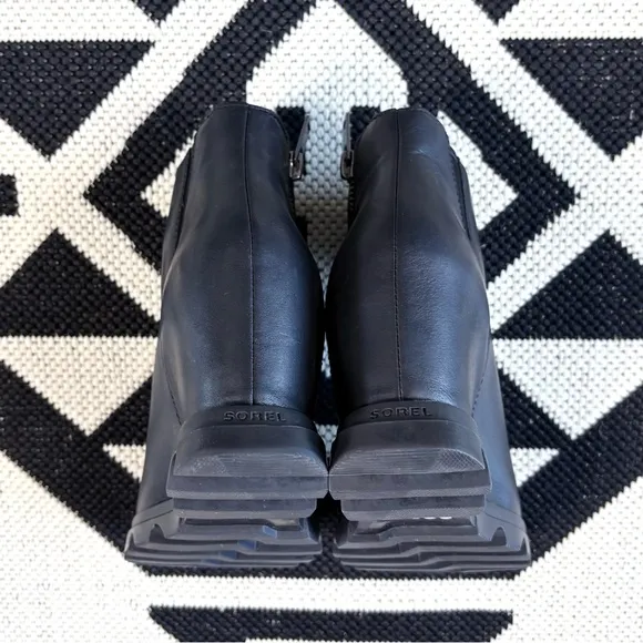 Sorel Joan Of Arctic Wedge III Zip Ankle Boots in Black Size 7