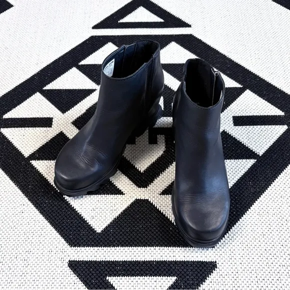 Sorel Joan Of Arctic Wedge III Zip Ankle Boots in Black Size 7