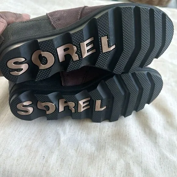 Sorel Joan of Arctic Wedge Chelsea Boots 7