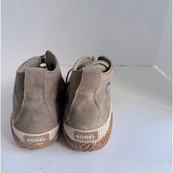Sorel Kid's Out N About Conquest Boots. Size 3