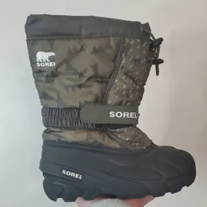 Sorel Kids Waterproof Flurry Winter Boots Size 1 Boys Warm Green Black
