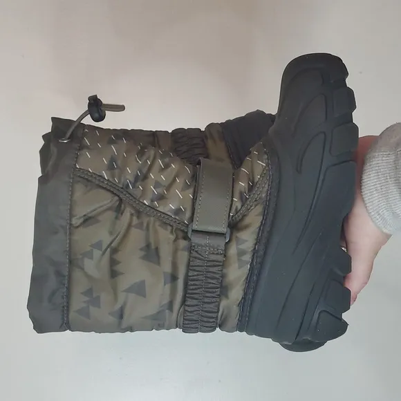 Sorel Kids Waterproof Flurry Winter Boots Size 1 Boys Warm Green Black