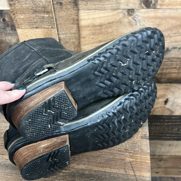 Sorel NL2107 Slim‎ Shortie Boots Suede Black Waterproof Women's Size 10