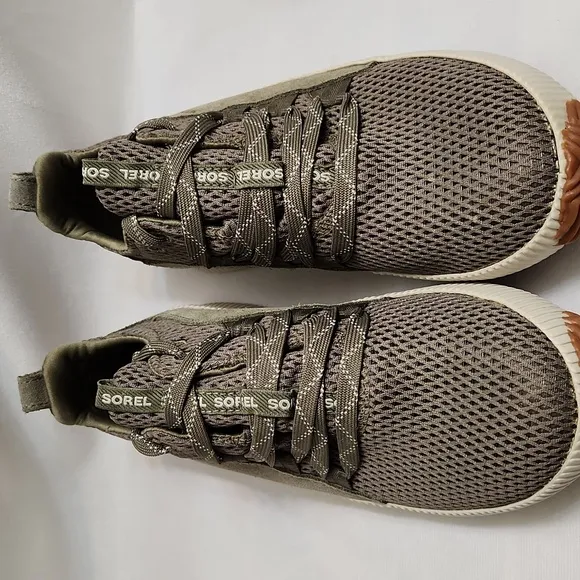 Sorel Out N About Plus Alpine Tundra Waterproof sneakers (womens size 5.5)