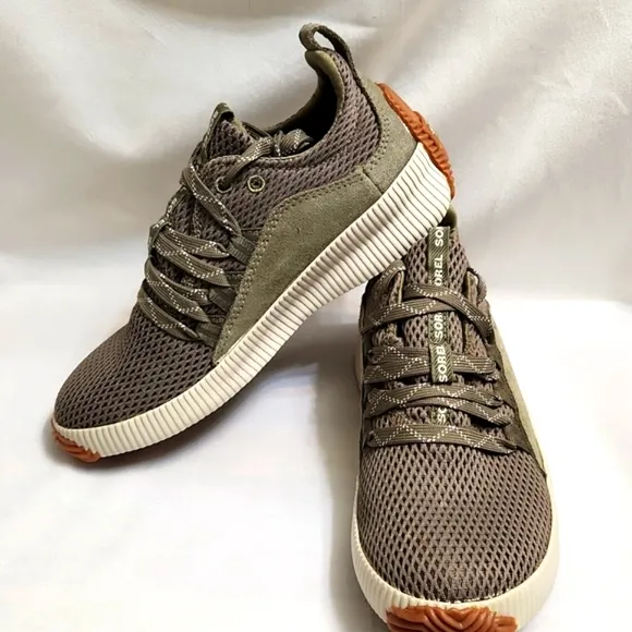 Sorel Out N About Plus Alpine Tundra Waterproof sneakers (womens size 5.5)