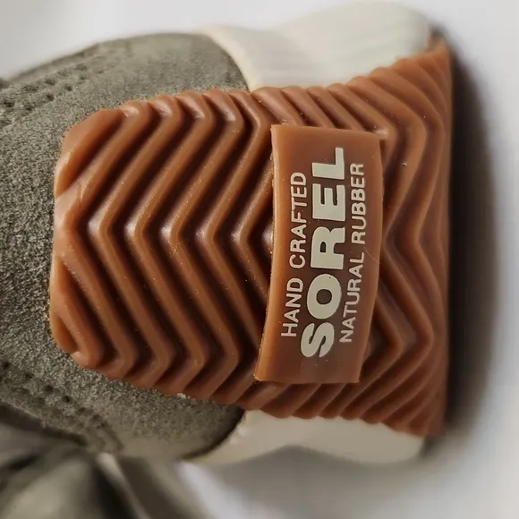 Sorel Out N About Plus Alpine Tundra Waterproof sneakers (womens size 5.5)