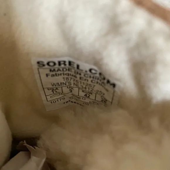 Sorel Phoenix Lace Lux boots in Tan Gold with Shearling Tongue Waterproof Winter