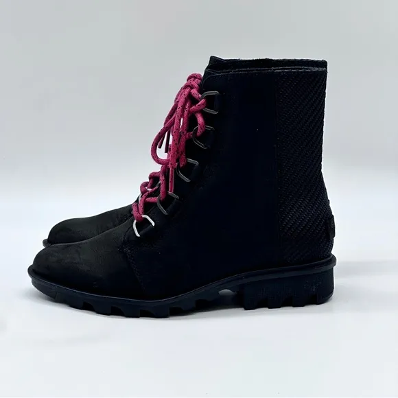 Sorel Phoenix Waterproof Lace Up Boots. Size 8.5