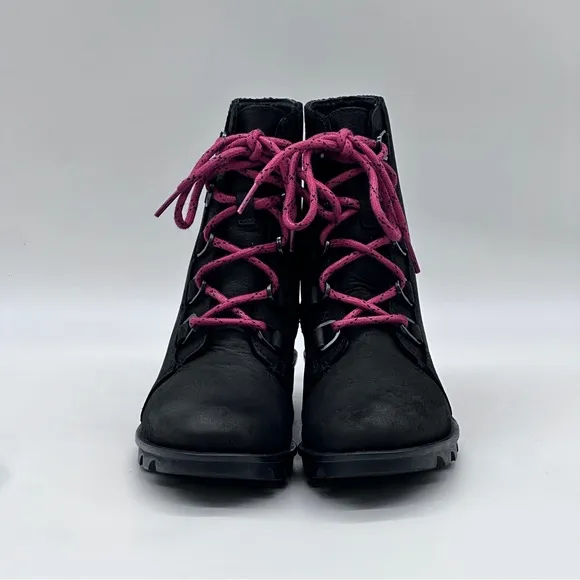 Sorel Phoenix Waterproof Lace Up Boots. Size 8.5