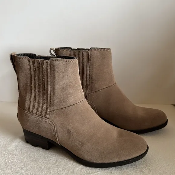 Sorel suede boots