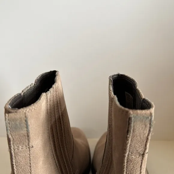 Sorel suede boots