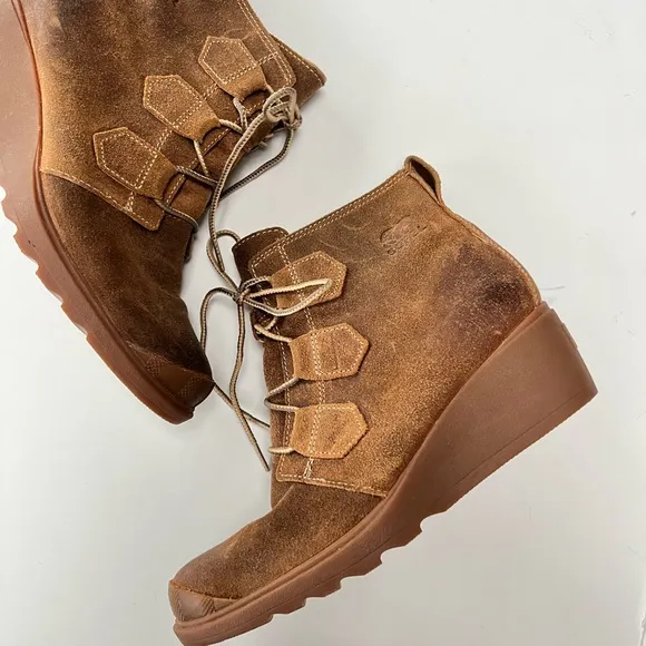 Sorel Toronto Lace Boots
