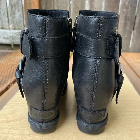 Sorel Wm’s Joan Of Arctic Wedge II Buckle Boots In Black Leather Sz 8