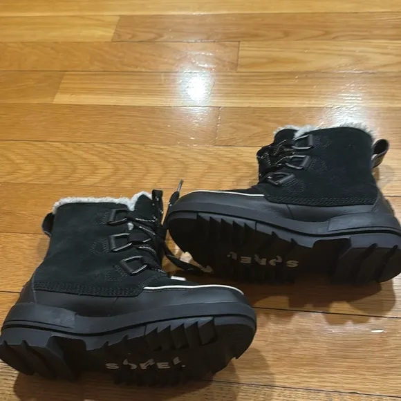 Sorel women tivoli waterproof suede ankle boots size 5.5 .