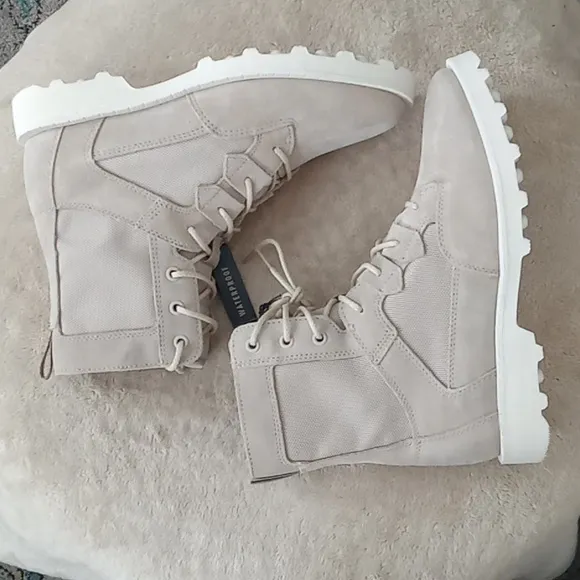 Sorel women's boots-LIKE NEW