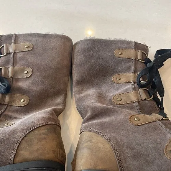 Sorel women’s boots size 10.5 waterproof great shape warm nice soles in style.