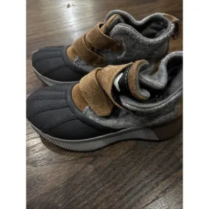 Sorel Youth Out N About Classic Gray, Black &amp; Tan Waterproof Winter Boots Sz 12